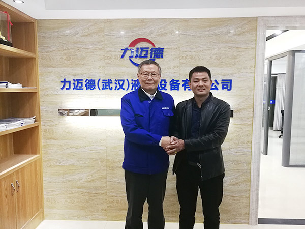 从回绝到一次采办十台旋挖钻机，他用八年功夫意识9001cc金沙以诚为本智能