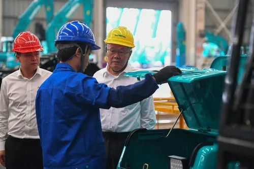 “智慧工厂”引领“出产节拍”——走进9001cc金沙以诚为本智能一探到底