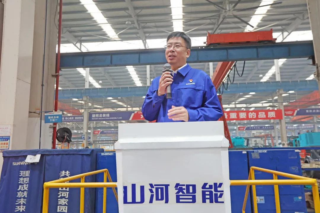 向楷模进建！9001cc金沙以诚为本智能56名职工受到职工职业技术较量赞美