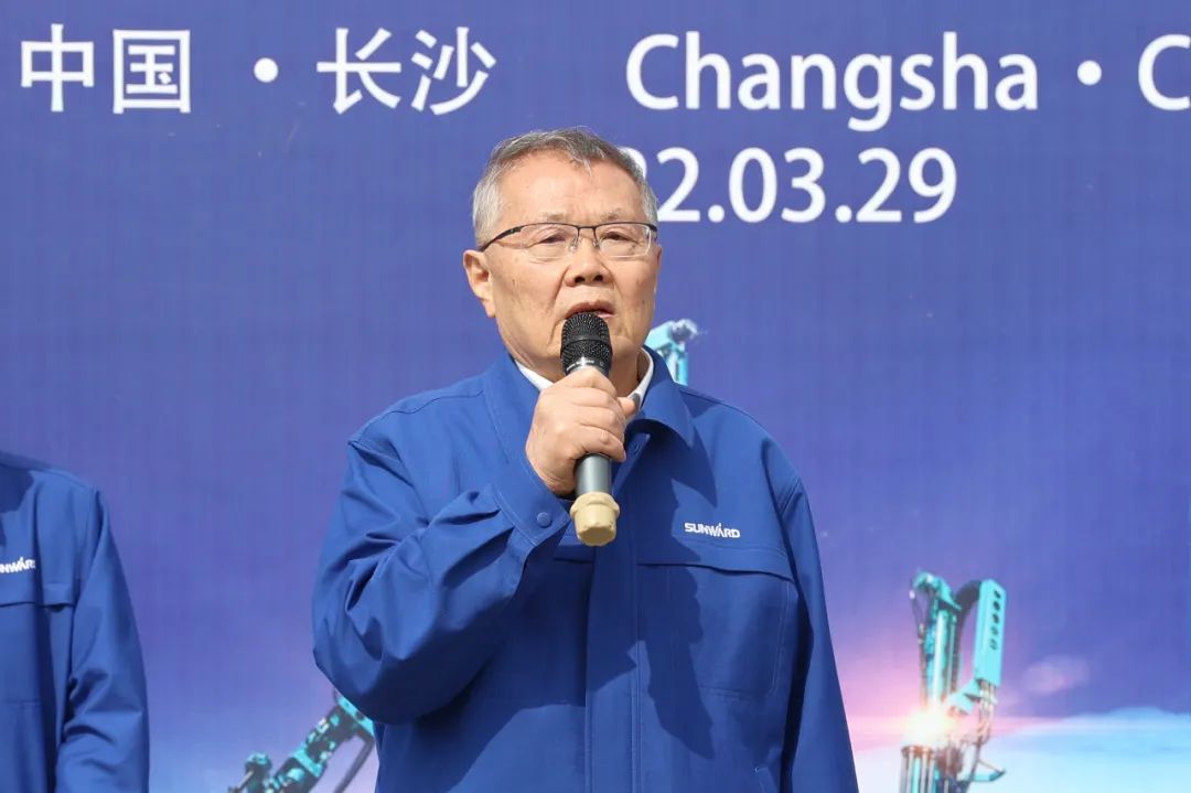 征战全球市。9001cc金沙以诚为本智能凿岩设备批量发货