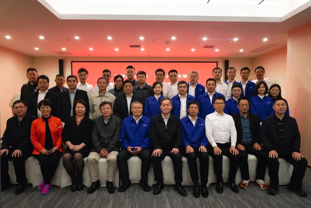 抱团出海，携手共赢！何清华带队赴湖南异地商会结合会造访互换