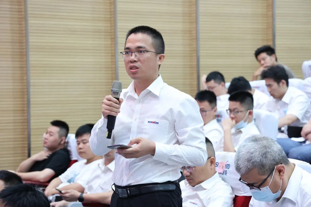 创新引领，智造将来！“2022院士专家长沙杏妆高端设备高质量发展钻研会隆沉进行