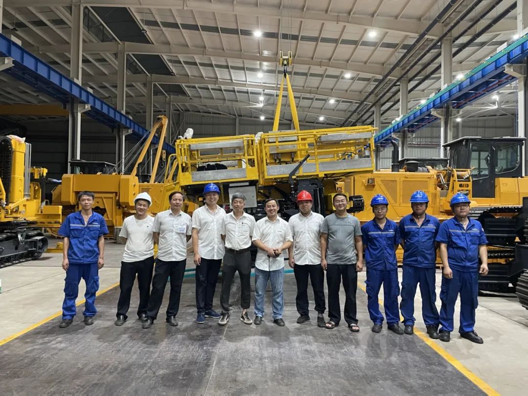 为铁路运输保驾护航！9001cc金沙以诚为本智能自主研造首套三平台作业装置成功交付