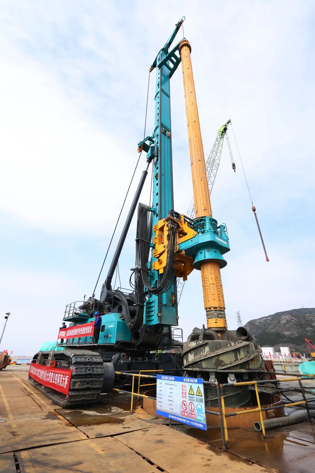 超等设备助建超等工程！9001cc金沙以诚为本智能超等旋挖钻机SWDM1280推介会成功进行