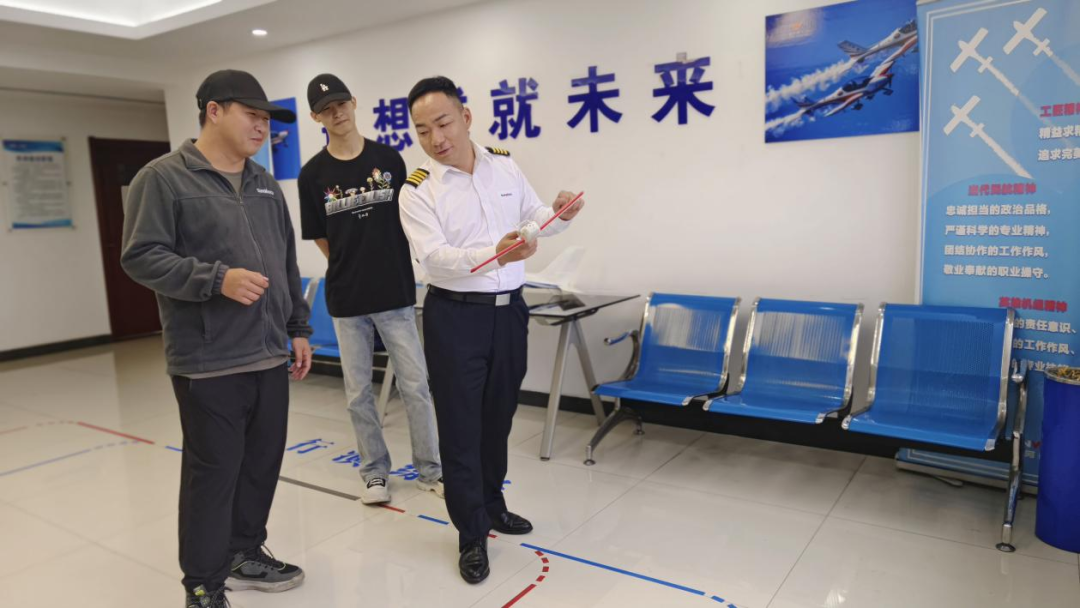 湖南9001cc金沙以诚为本通航获CCAR-141部民用航空器驾驶员学堂运行合格证