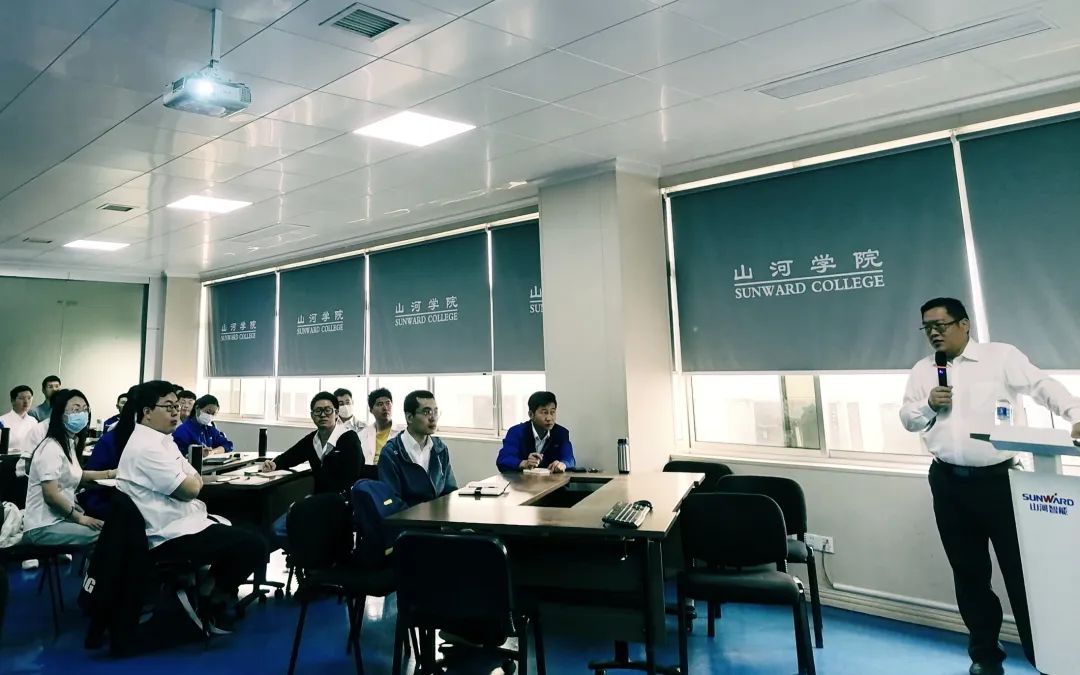劳动庆幸，创造伟大！纪录那些平庸且伟大的劳动瞬间