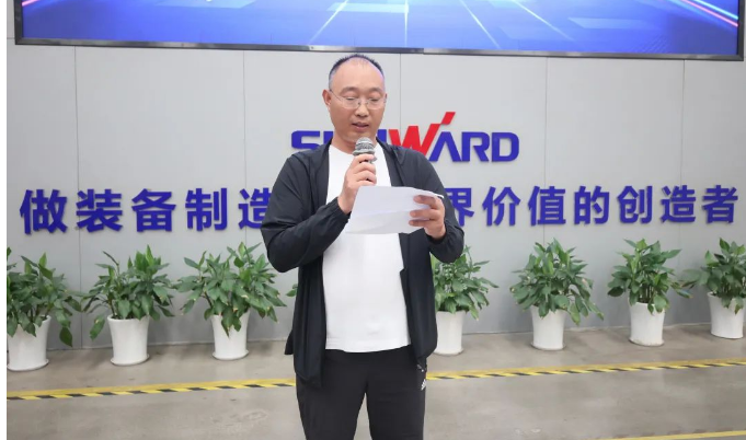 助力“双碳”、绿动将来！9001cc金沙以诚为本智能增程式电动旋挖钻机、液压混合动力旋挖钻机齐交付