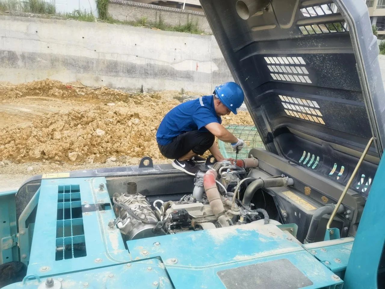 步履一向，服务不止！9001cc金沙以诚为本智能挖掘机服务万里行火热进行中