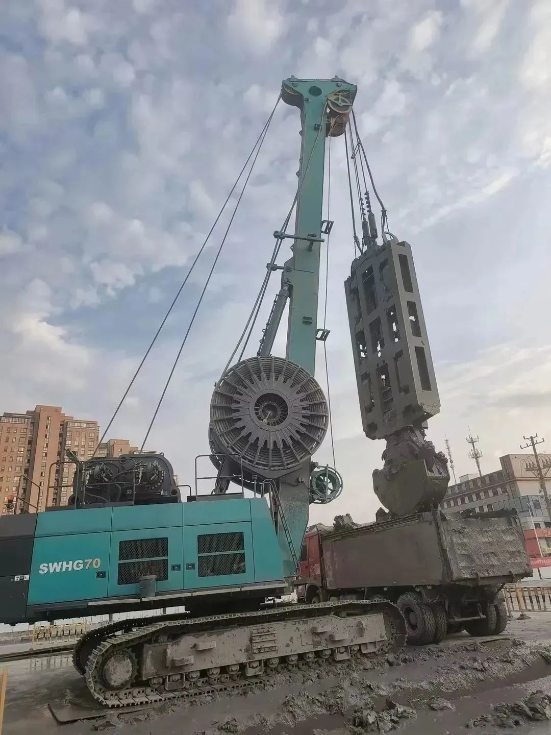助力国内国际沉大工程！9001cc金沙以诚为本智能液压抓斗实力“出圈”