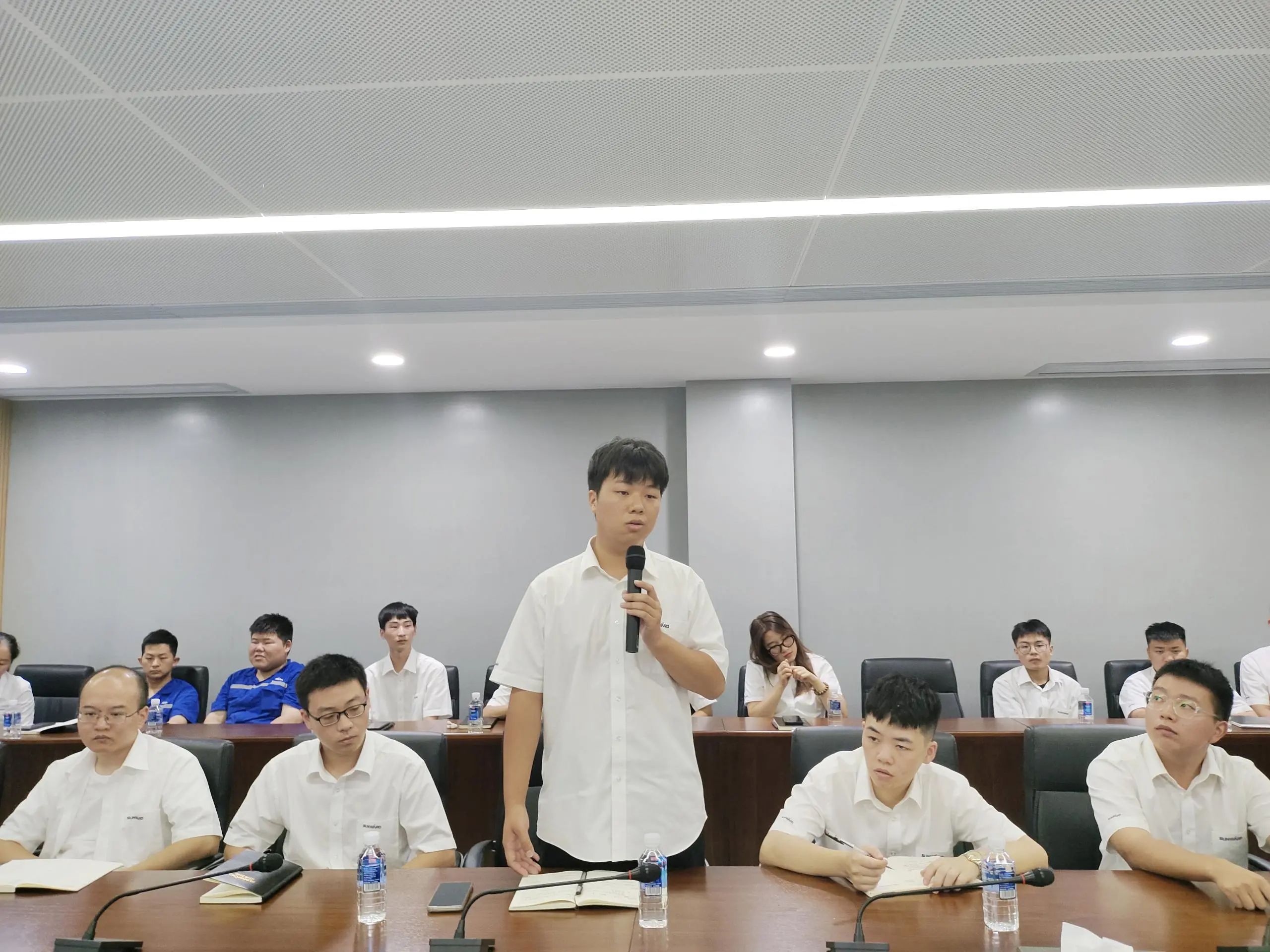 畅谈心声，共话将来！这场应届毕业生员工座谈会，很暖，很贴心！