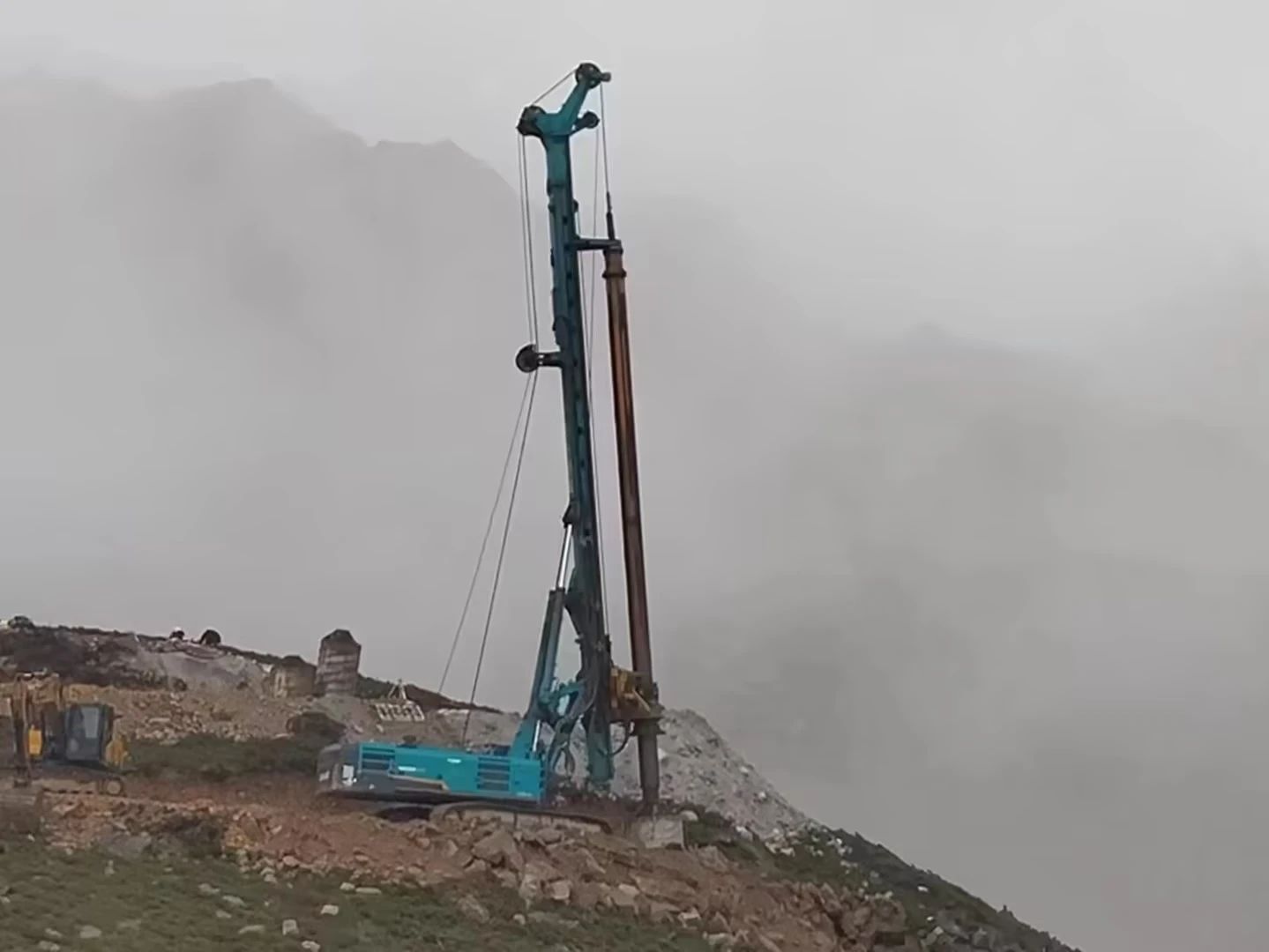 助力世界最高海拔特高压直流输电工程，9001cc金沙以诚为本智能旋挖钻机展示硬核实力