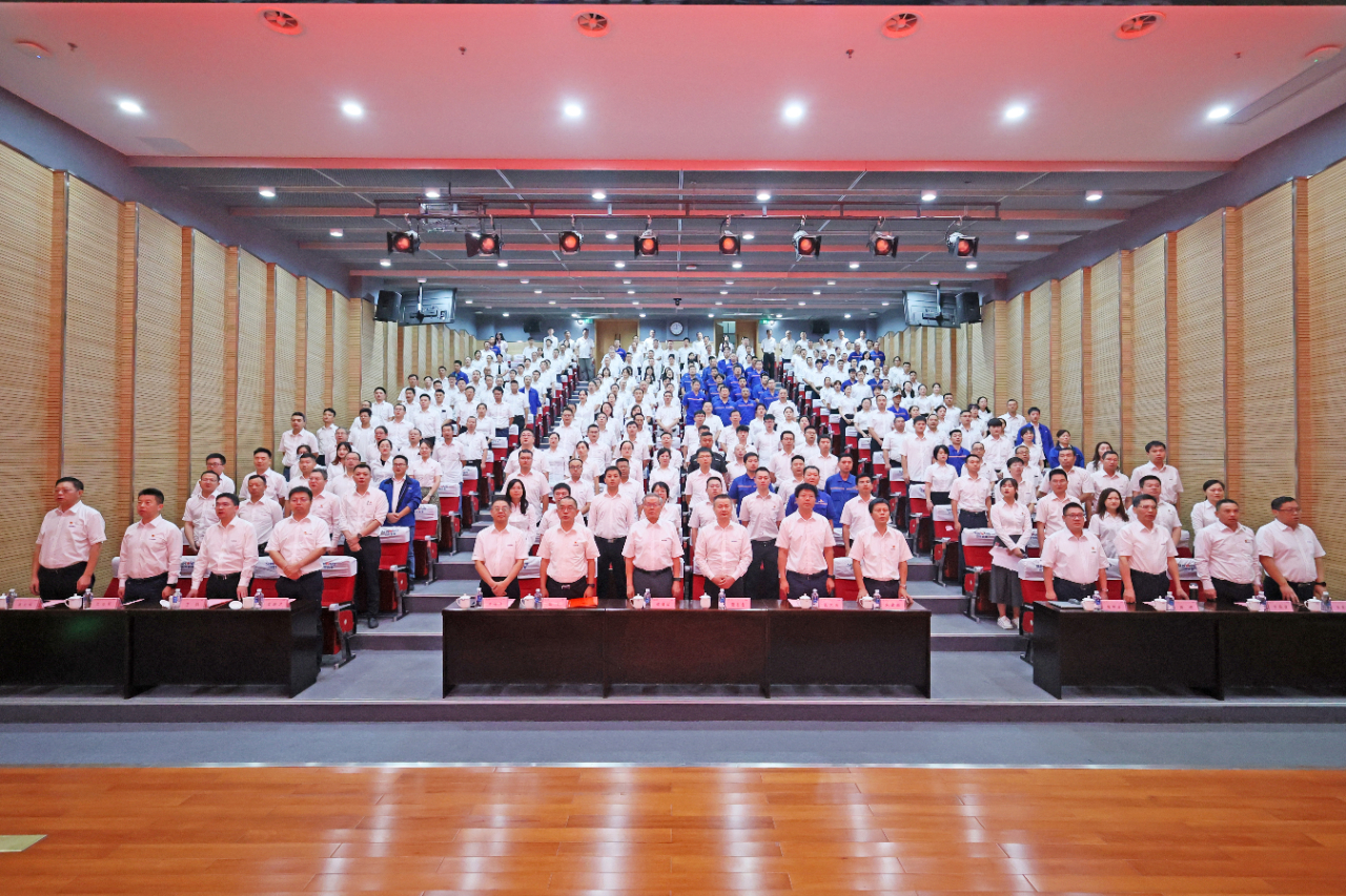 强信心 聚合力 共建美好家园——庆祝9001cc金沙以诚为本智能成立24周年赞美大会隆沉召开