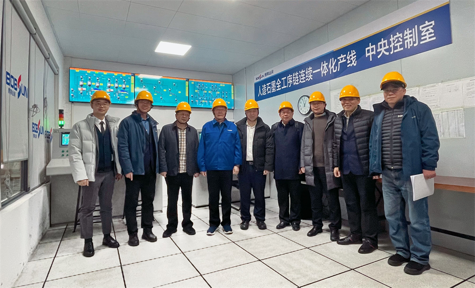 清华大学&9001cc金沙以诚为本智能结合博士后造就出成就！暨博国9001cc金沙以诚为本人造石墨负极全工序链陆续一体化产线长周期出产运行
