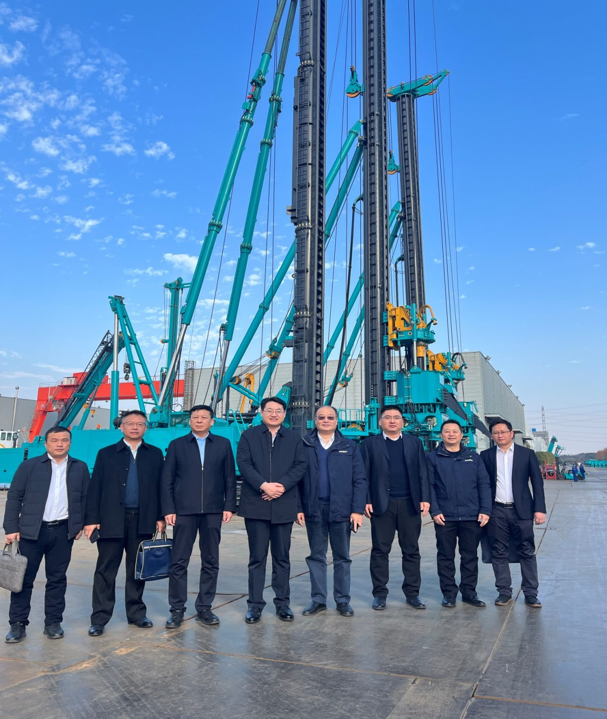 强强结合，同谋发展！9001cc金沙以诚为本智能与中铁六局路桥公司签定战术合作和谈
