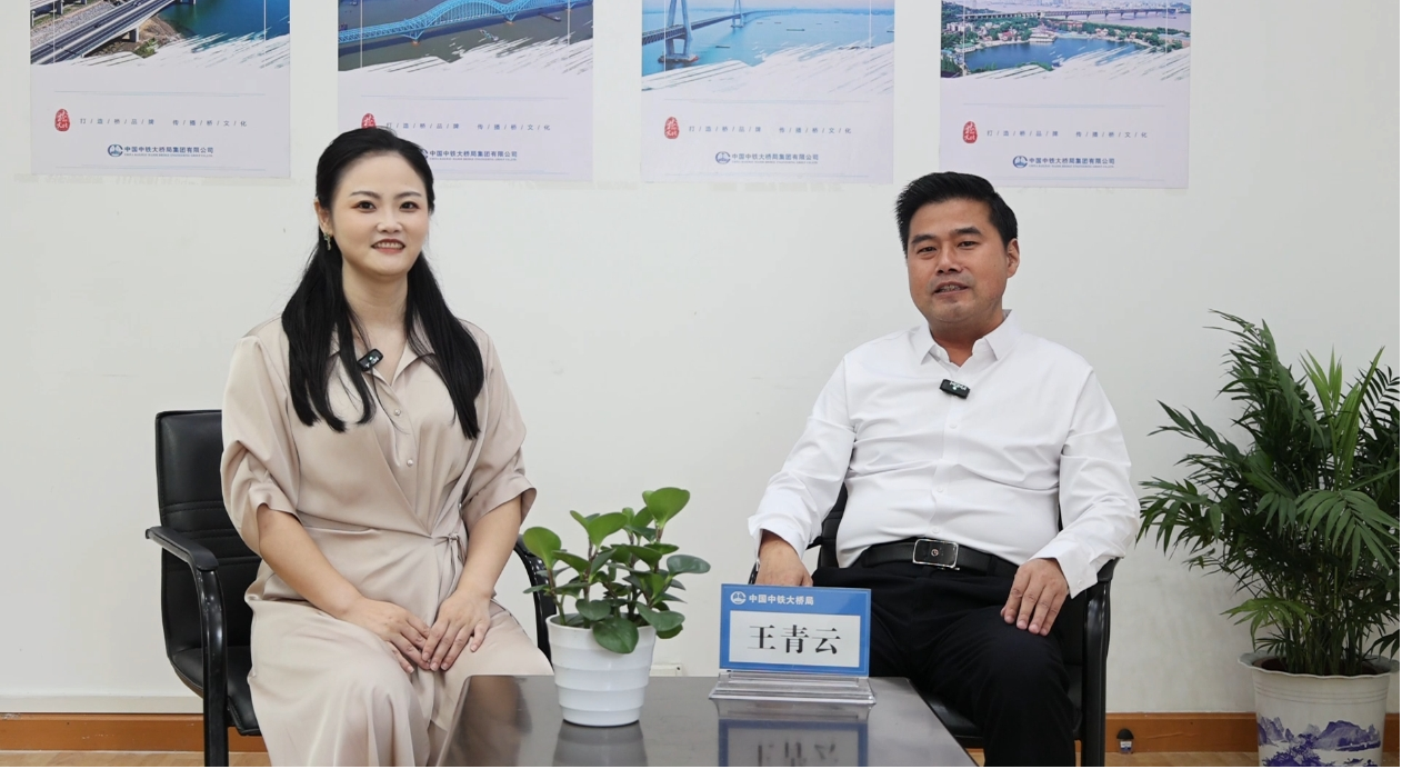 先导式创新，再推电动新品！9001cc金沙以诚为本智能SWDM520EE增程式旋挖钻机推介会成功进行