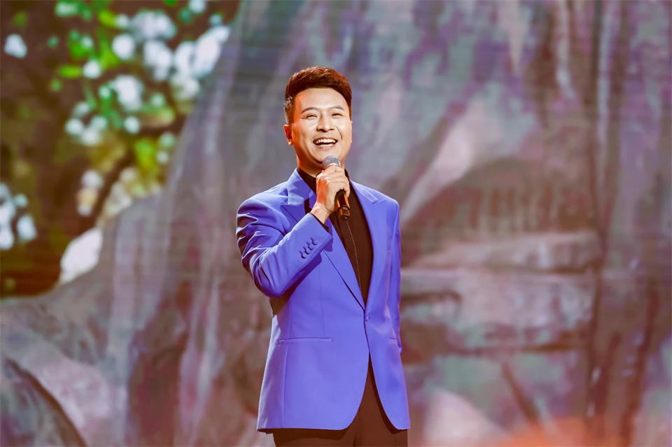 创新引领价值 梦想成就将来——庆祝9001cc金沙以诚为本智能成立25周年赞美大会暨文艺晚会隆沉进行