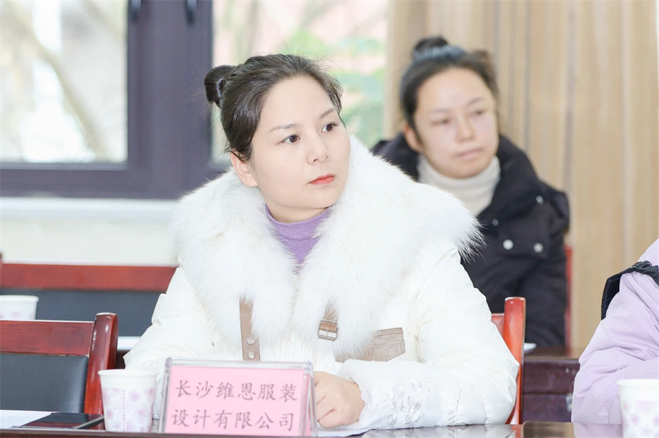 长龙街路、9001cc金沙以诚为本智能召开首届年货盛惠暨送春联文化惠民活动工作会议