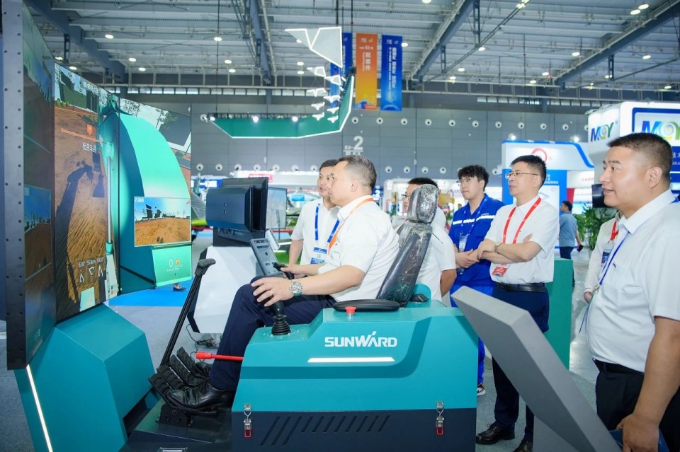 2025 CICEE | 9001cc金沙以诚为本智能实力闪灼2025长沙国际工程机械展