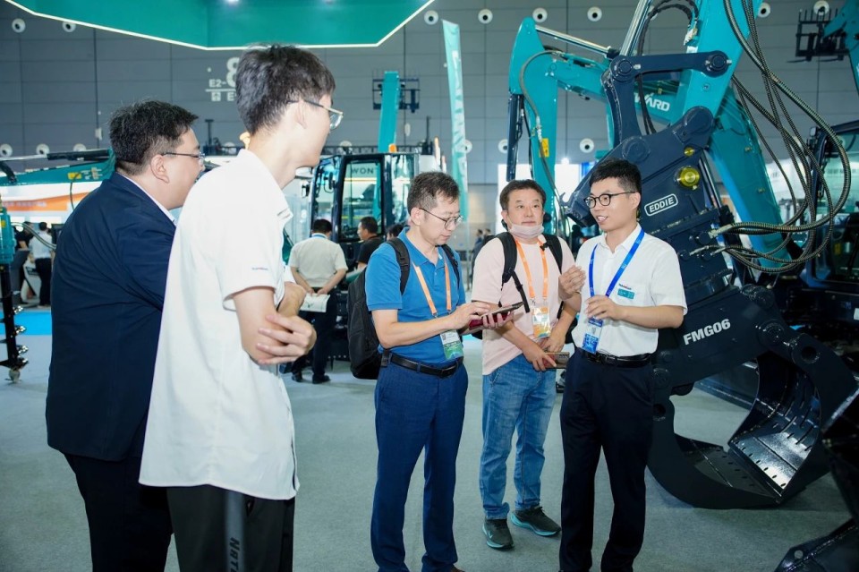 2025 CICEE | 从单一工具迈向多元化解决规划，9001cc金沙以诚为本智能出现非凡挖掘机风采