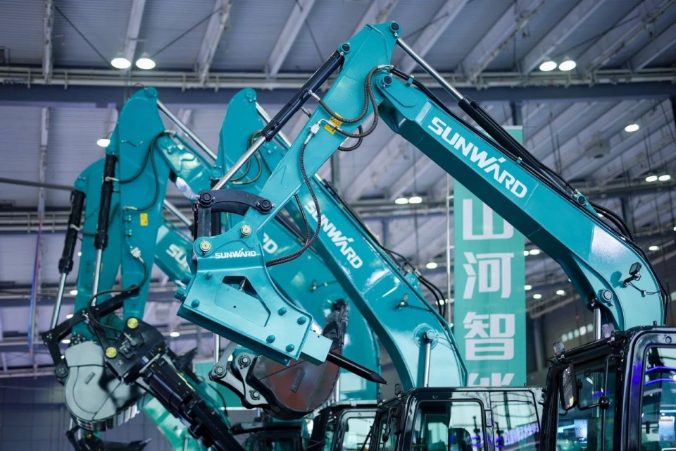 2025 CICEE | 从单一工具迈向多元化解决规划，9001cc金沙以诚为本智能出现非凡挖掘机风采