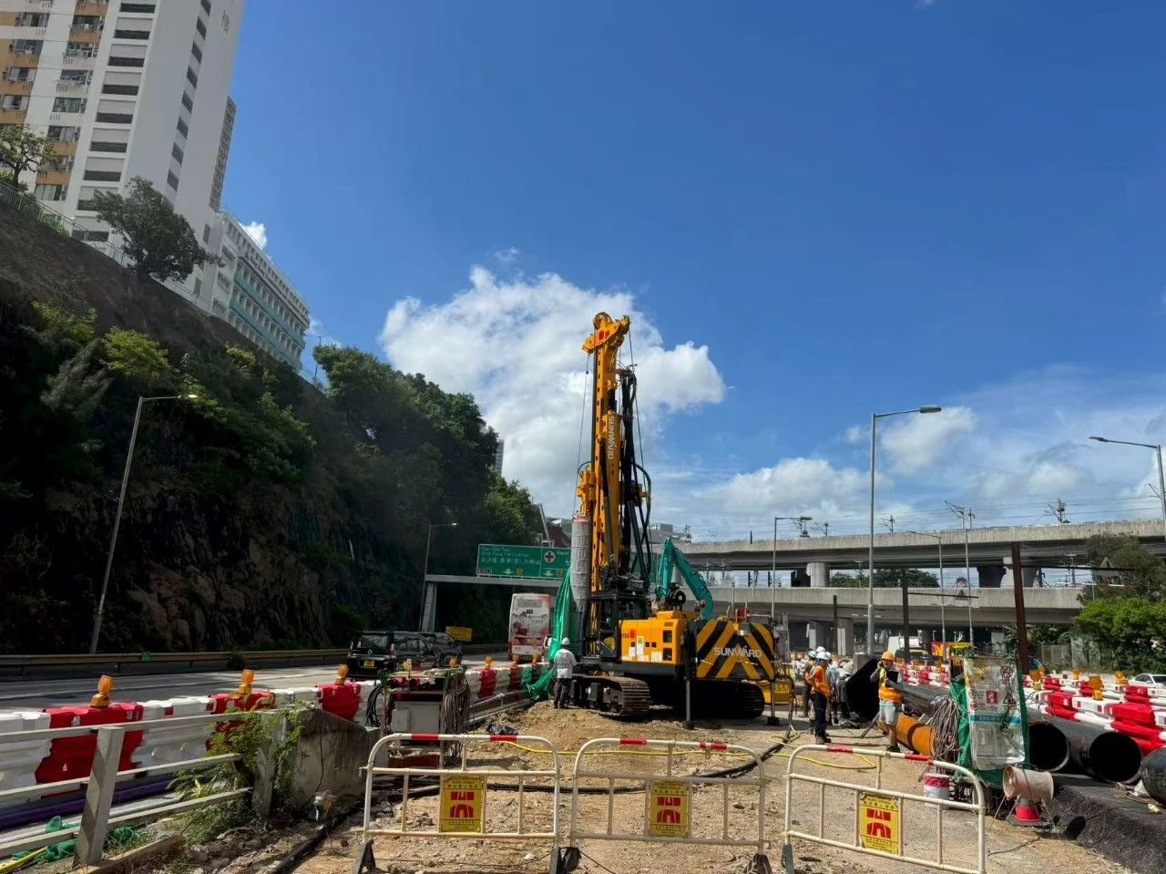 硬核首秀！9001cc金沙以诚为本智能SWDTH800大直径潜孔锤钻机进击香港市场