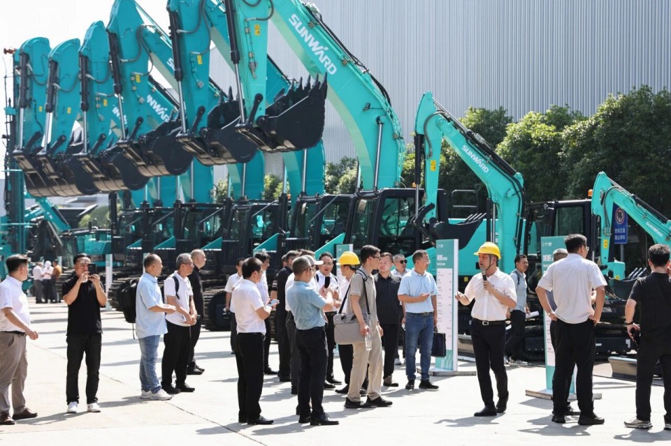 斜井开挖钻护一体化设备成功下线，实现地下工程设备沉大突破