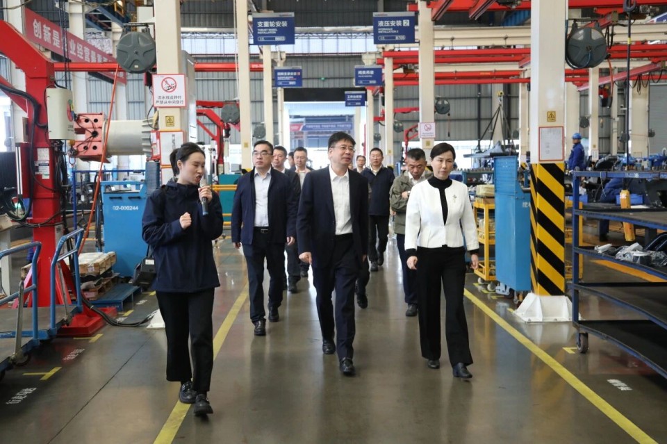 聚焦应急设备研发出产，共探实战适配新蹊径——昭通市应急治理局党委书记、局长叶芳调研9001cc金沙以诚为本智能