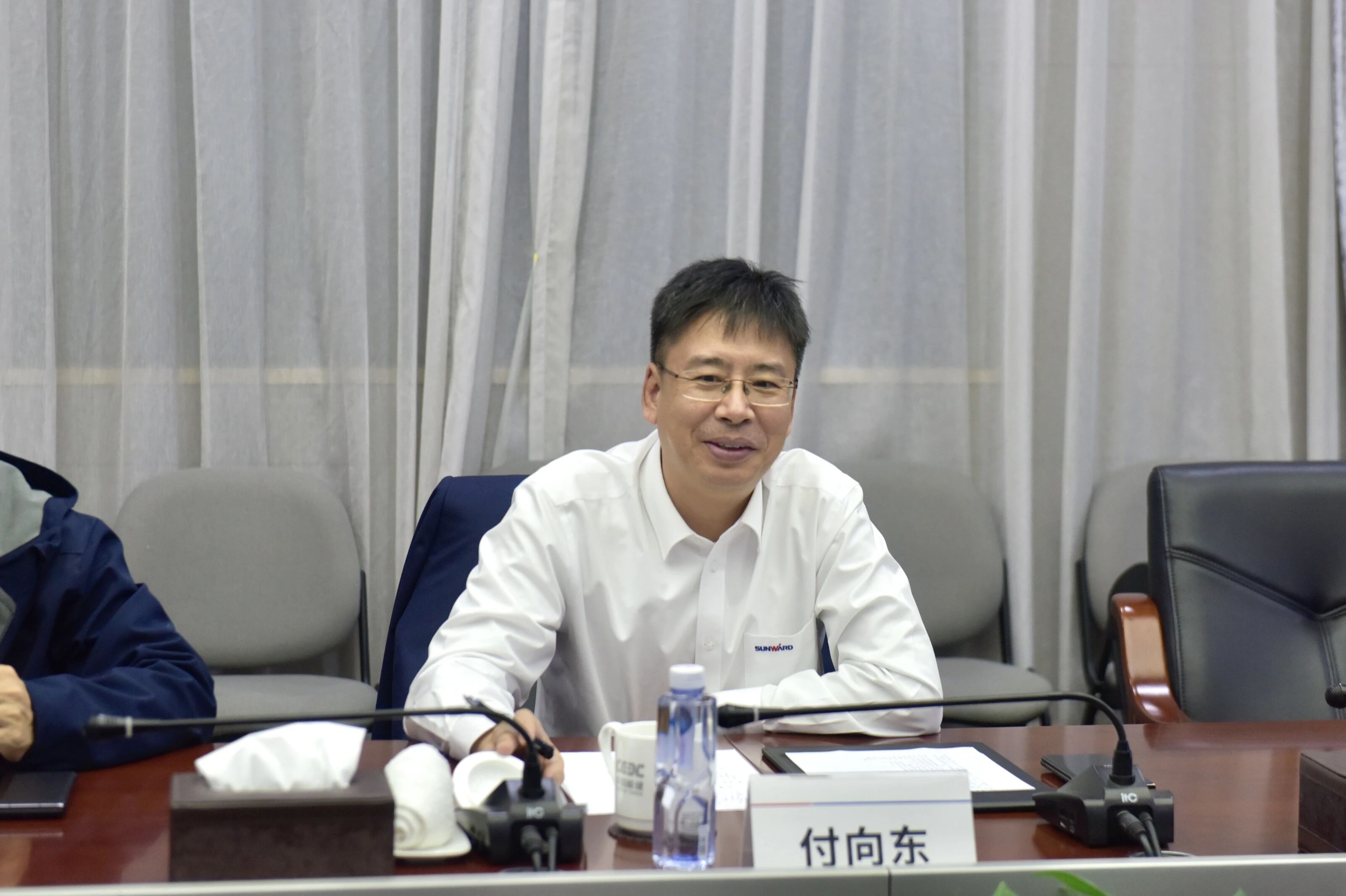 9001cc金沙以诚为本智能与易普力发展座谈互换，谱写互利共赢新篇章