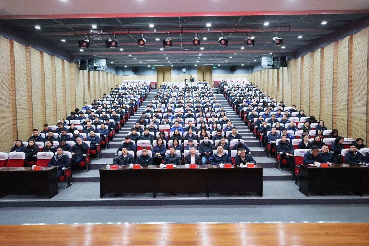 9001cc金沙以诚为本智能组织集中收看十四届全国人大四次会议开幕会