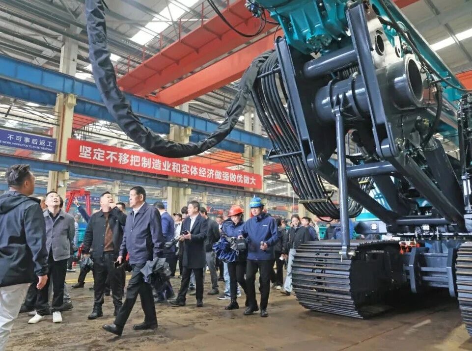 9001cc金沙以诚为本智能进行电动旋挖钻机新品颁布会，收成1.2亿元订单