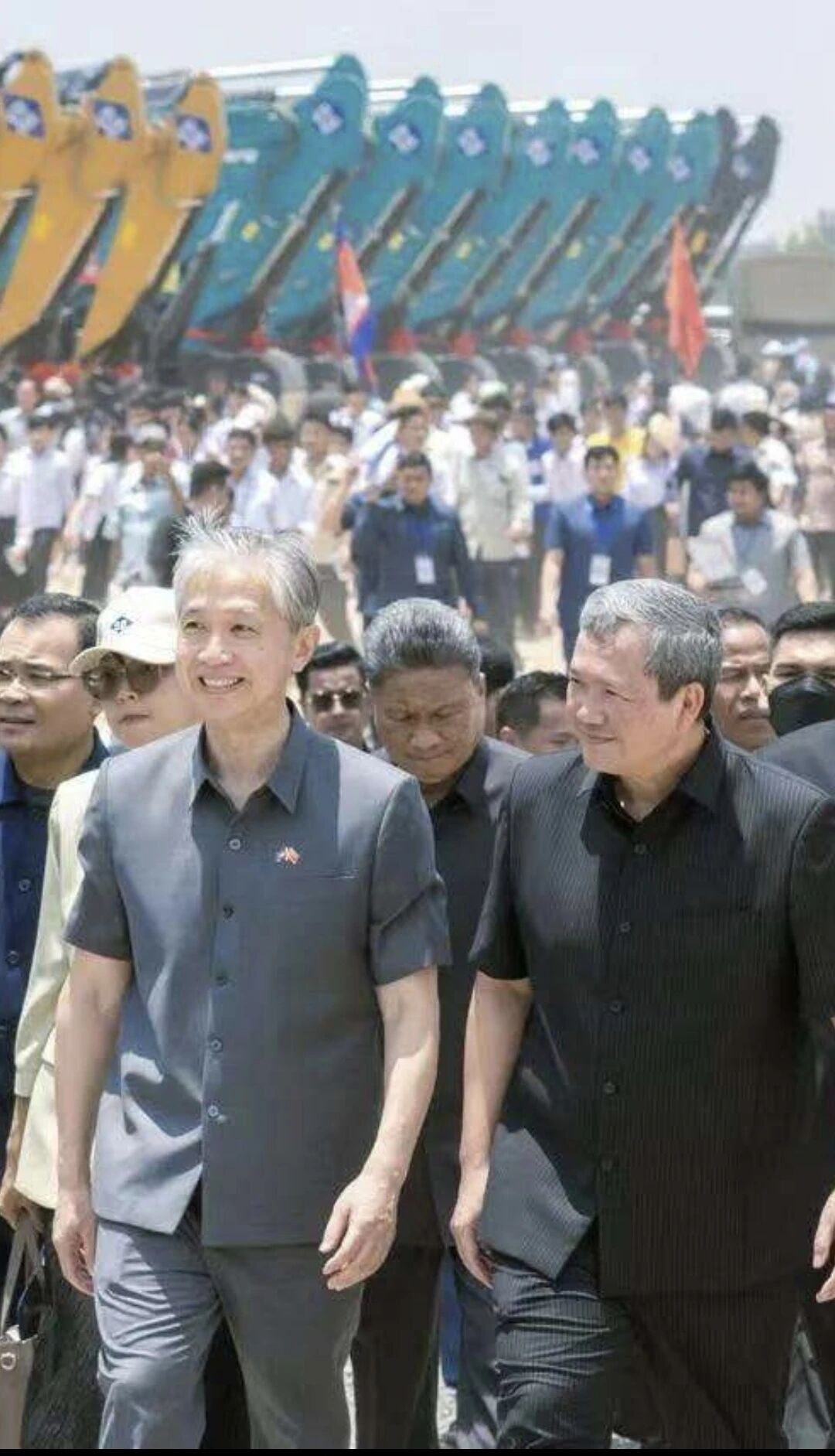 共建“一带一路”：9001cc金沙以诚为本智能挖掘机助力柬埔寨水利大动脉建设