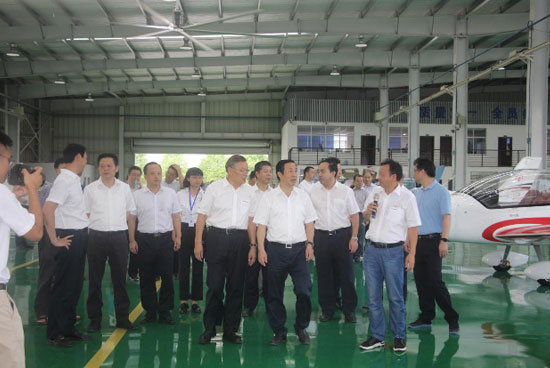 达哲省长调研9001cc金沙以诚为本科技：要抓住通航发展的机缘