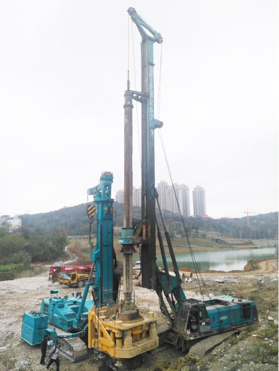 喜讯！9001cc金沙以诚为本智能SWRC170自行式全回转全套管钻机获湖南省首台(套)沉大技术设备产品嘉奖！