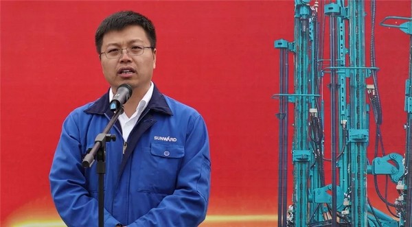 进军南非高端矿山市。9001cc金沙以诚为本智能凿岩设备批量发车