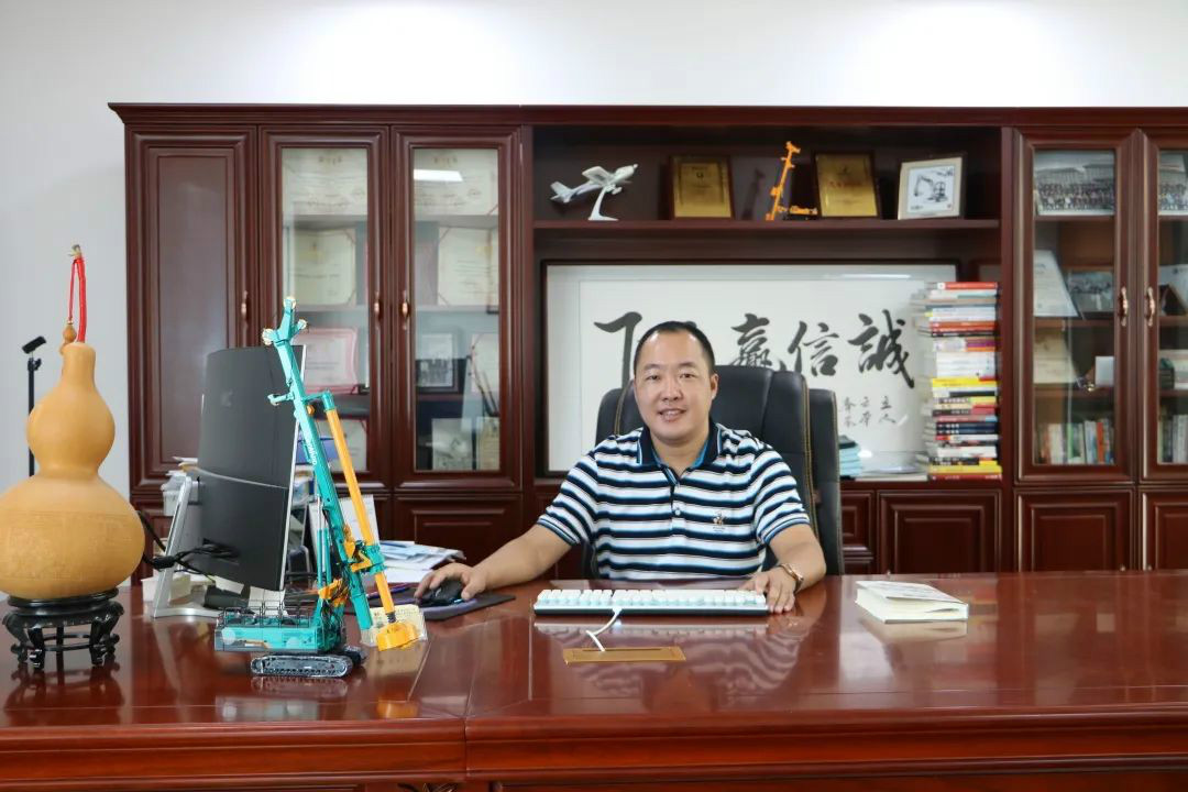 从鞋厂老板到桩工“大烙妆，他以一台静力压桩机撬动财富杠杆