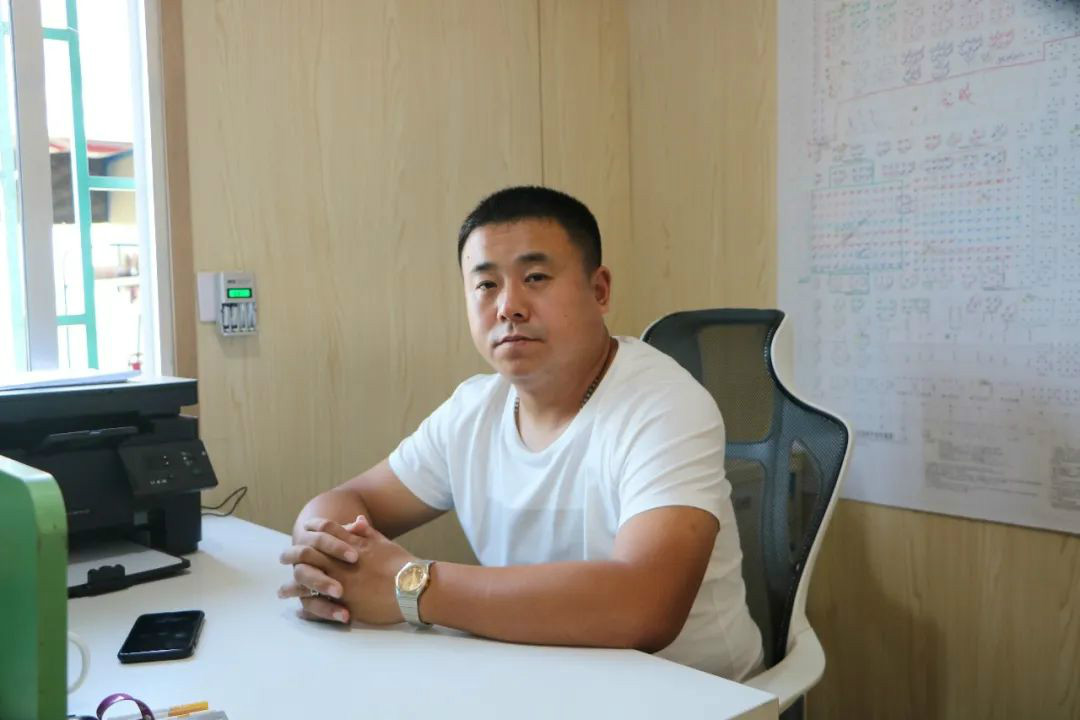 液压静力压桩机从1台到21台，他只用了8年！