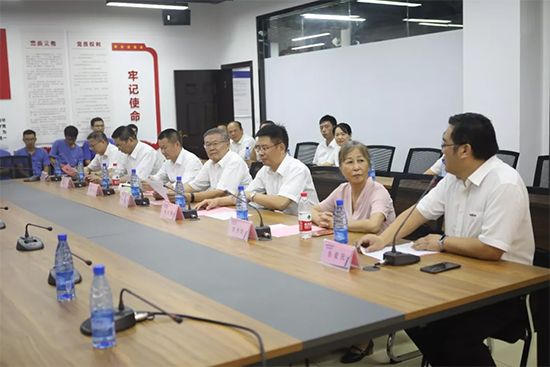 员工子女金榜题名 9001cc金沙以诚为本家园发放嘉奖