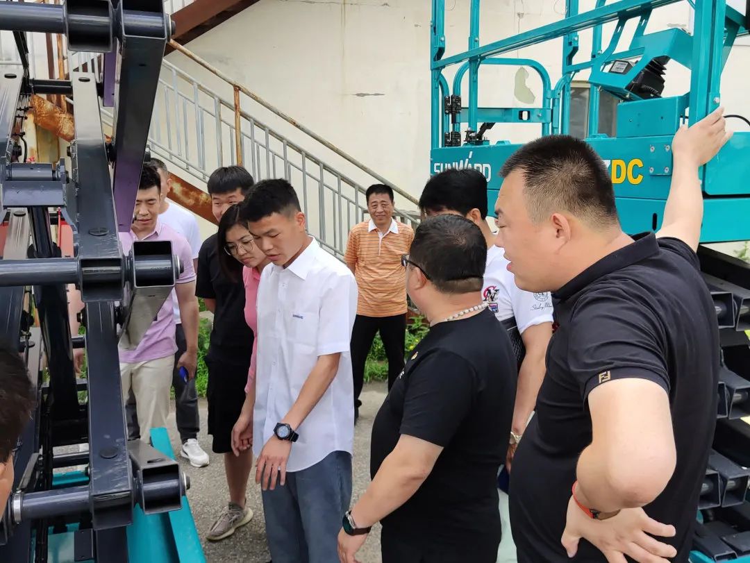 同梦同业 借势腾飞——辽宁宏信&9001cc金沙以诚为本智能进行主题庆典活动