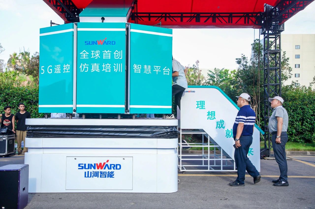 远程？+仿真培训！全球初创5G？胤抡媾嘌抵腔燮教ń艹隽料