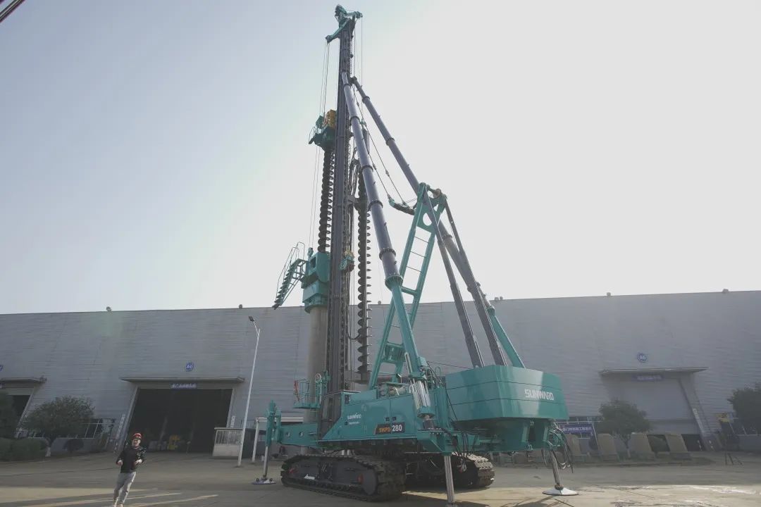植桩奇兵！9001cc金沙以诚为本智能开启大直径预造桩施工全新索求实际