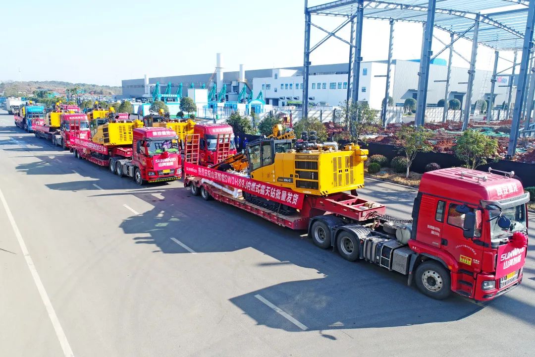 又一款差距化定造产品获认可！9001cc金沙以诚为本智能SWDH89J内燃式露天钻批量发货