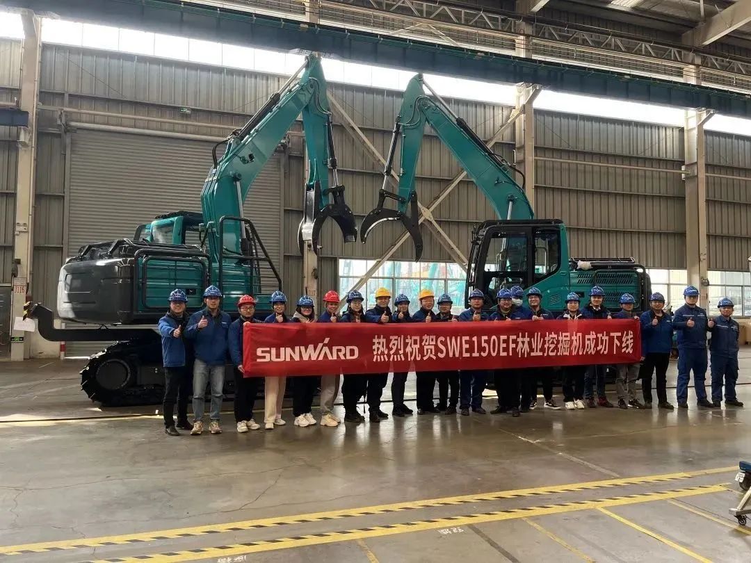 跋山涉水，称霸“武林”！9001cc金沙以诚为本智能首款中型林业挖掘机成功下线